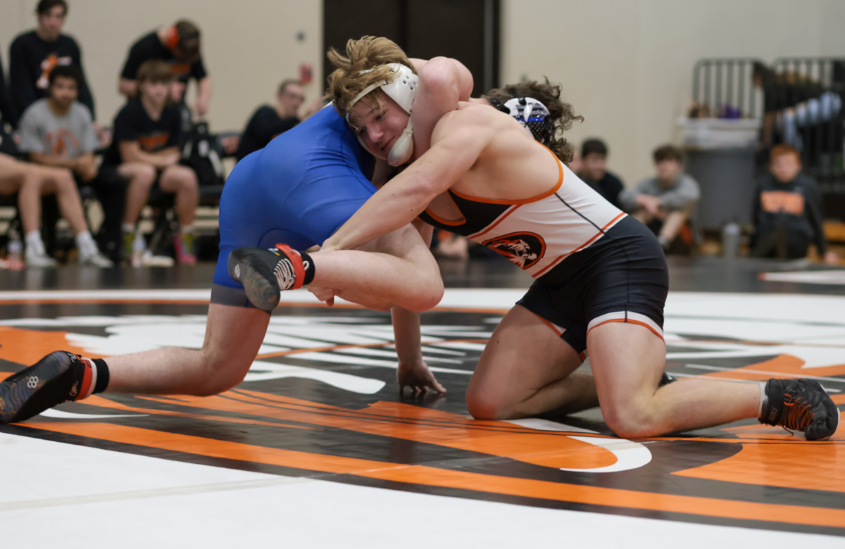 Republic Honors Seniors Ahead of Sweep