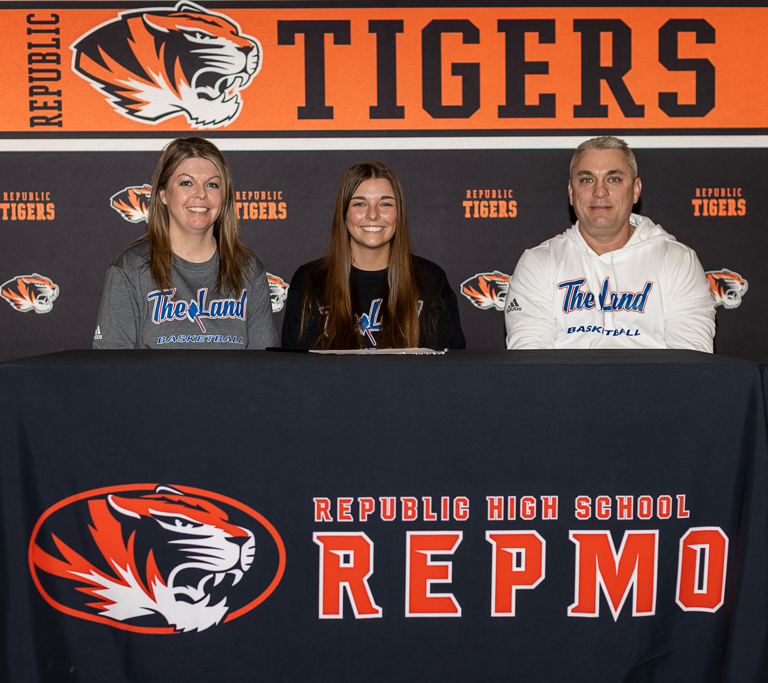 signings-individual-7.jpg