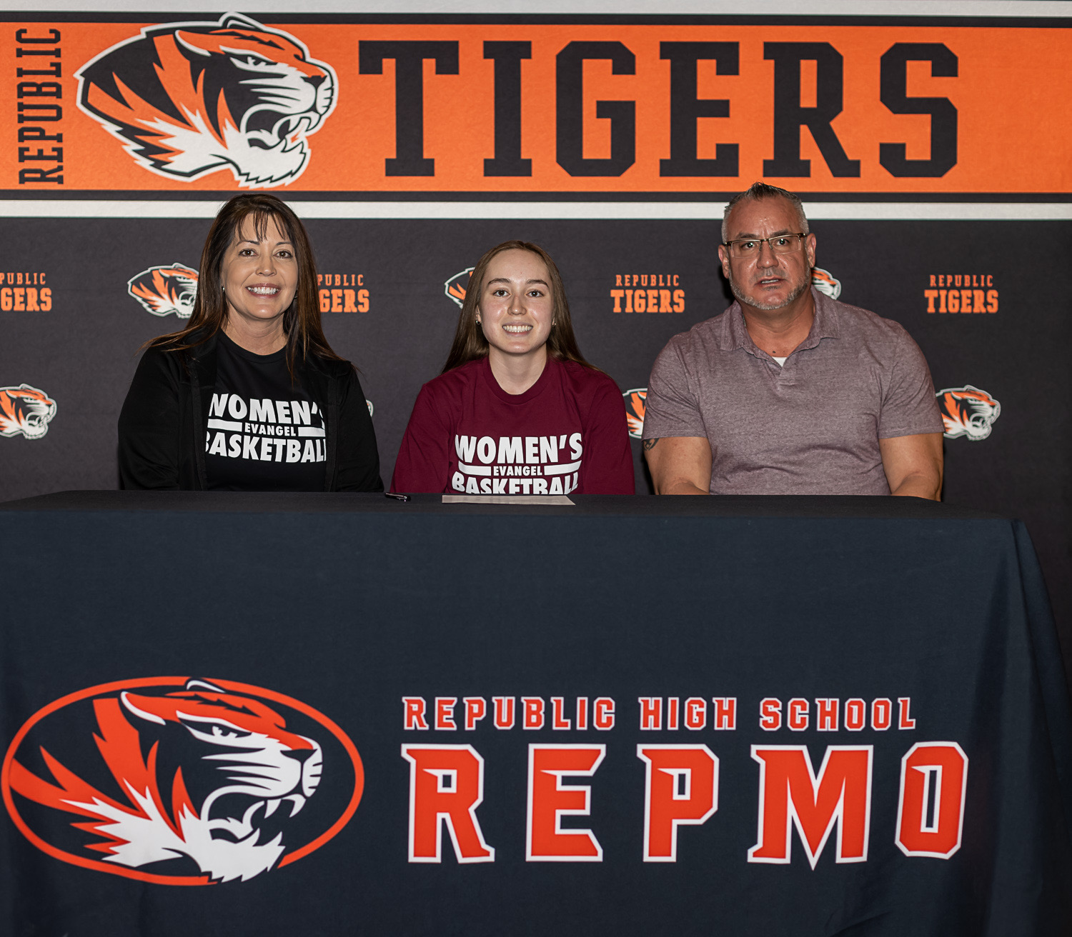signings-individual.jpg