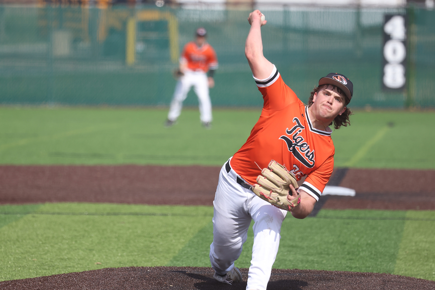 White Breezes By Bulldogs as Tigers Split Twin Bill in Columbia