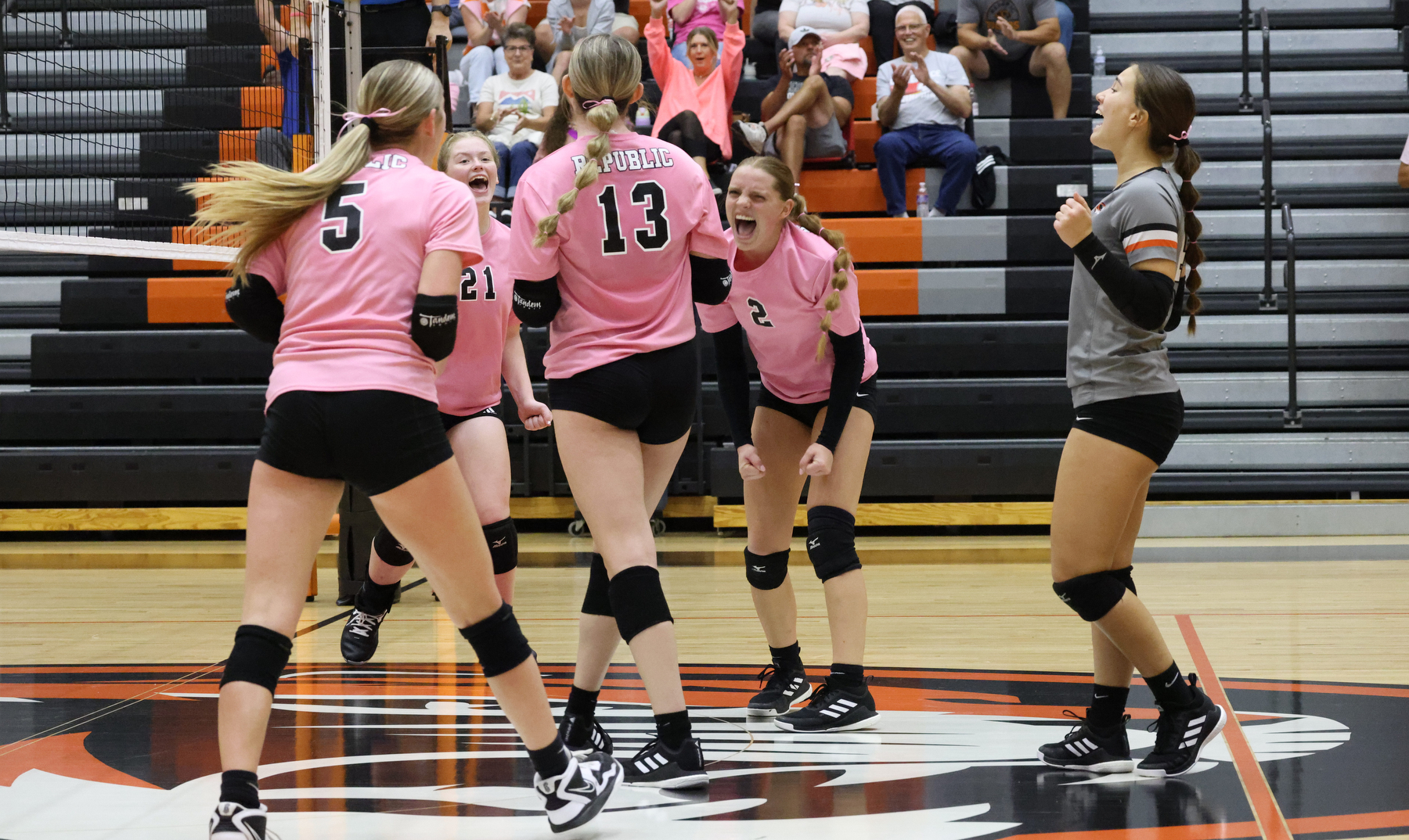 Republic Volleyball Wins 2nd Straight