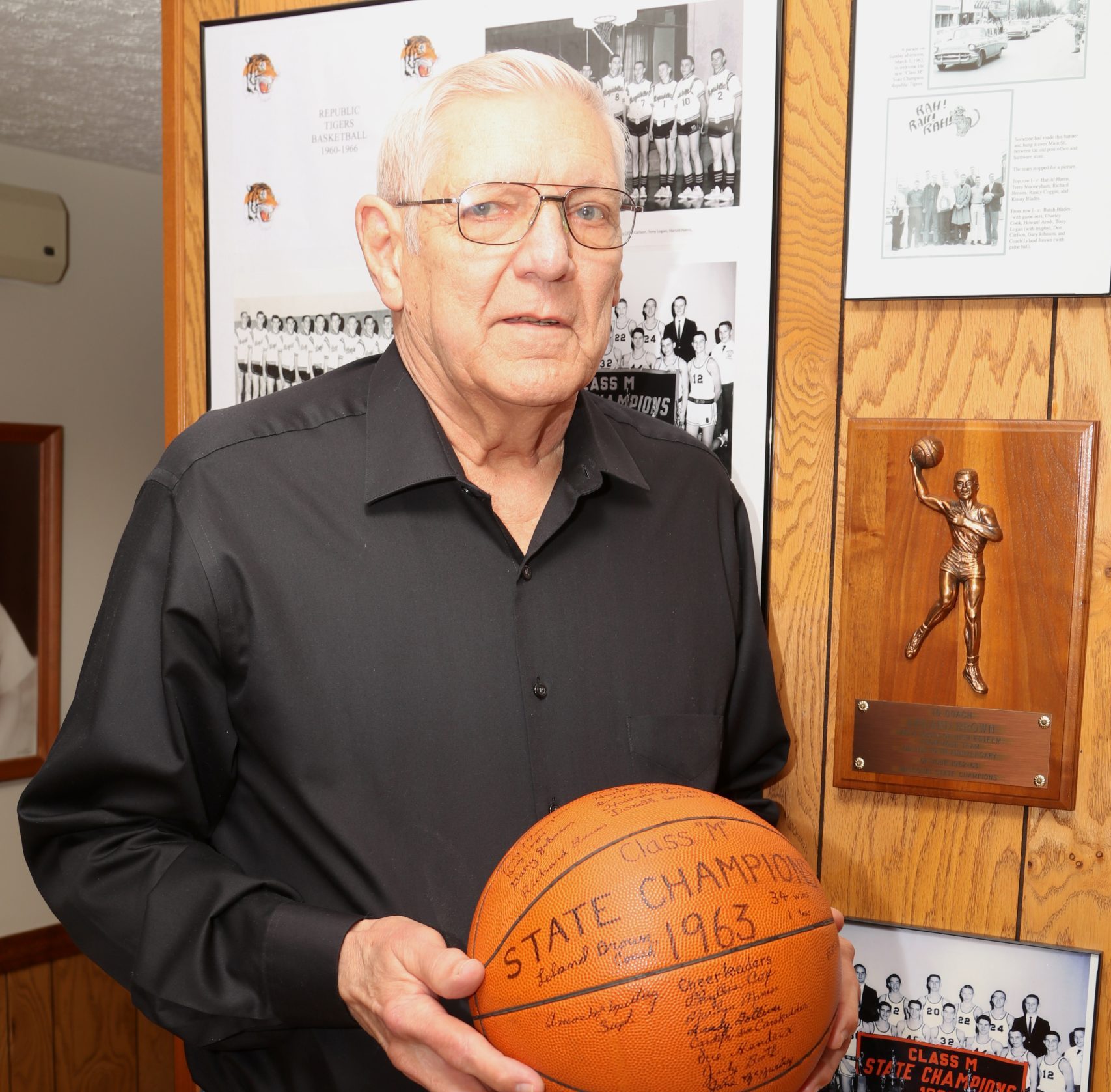 Leland Brown, Who Made Republic Sports History Then Preserved It, Dies at 90