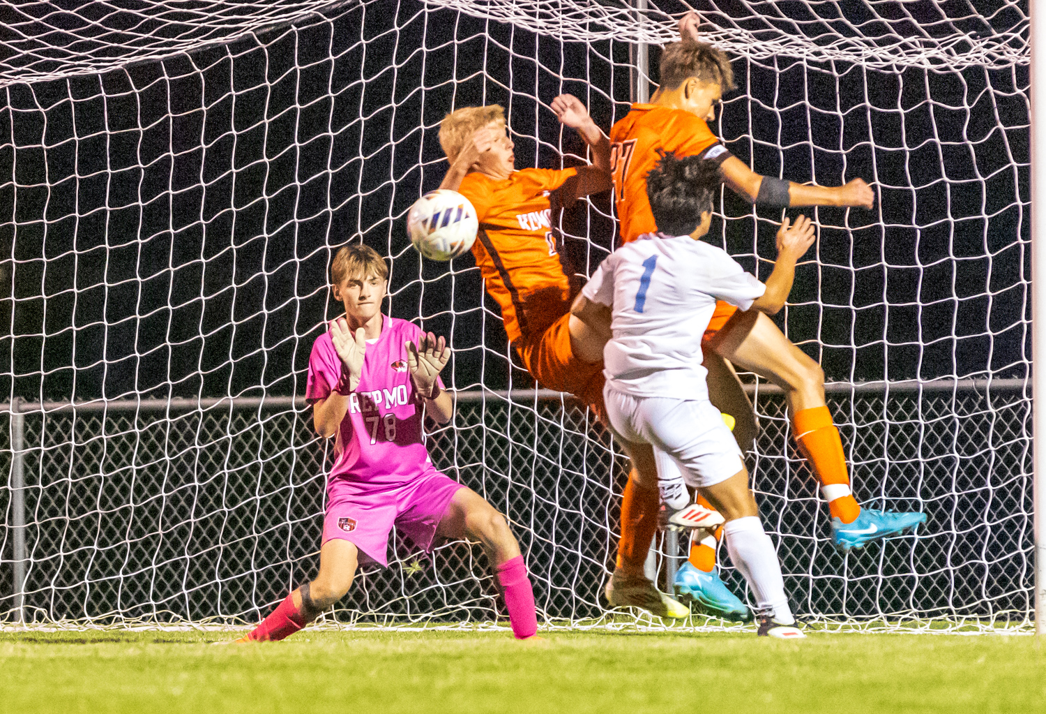 First-half Goals Lift Glendale Past Republic (Photos)