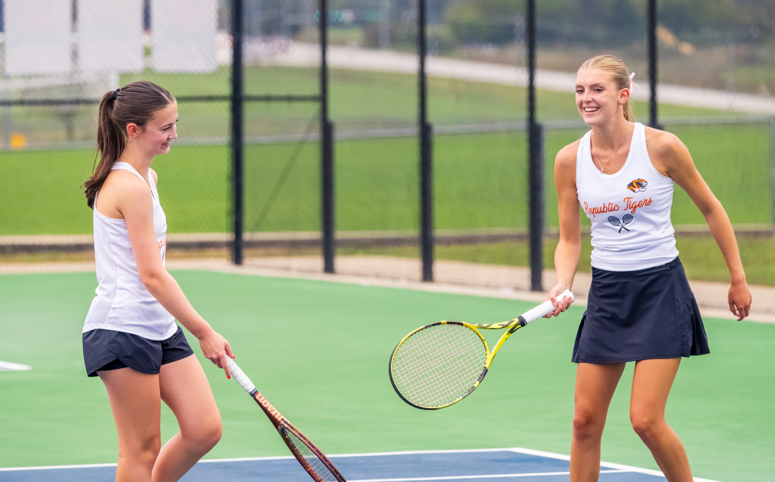 Tennis Team Opens Districts with Sweep of Glendale (Photos)