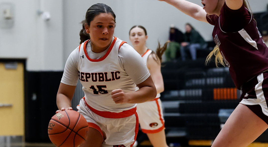 Lady Tigers Score First 20 in Win at Central