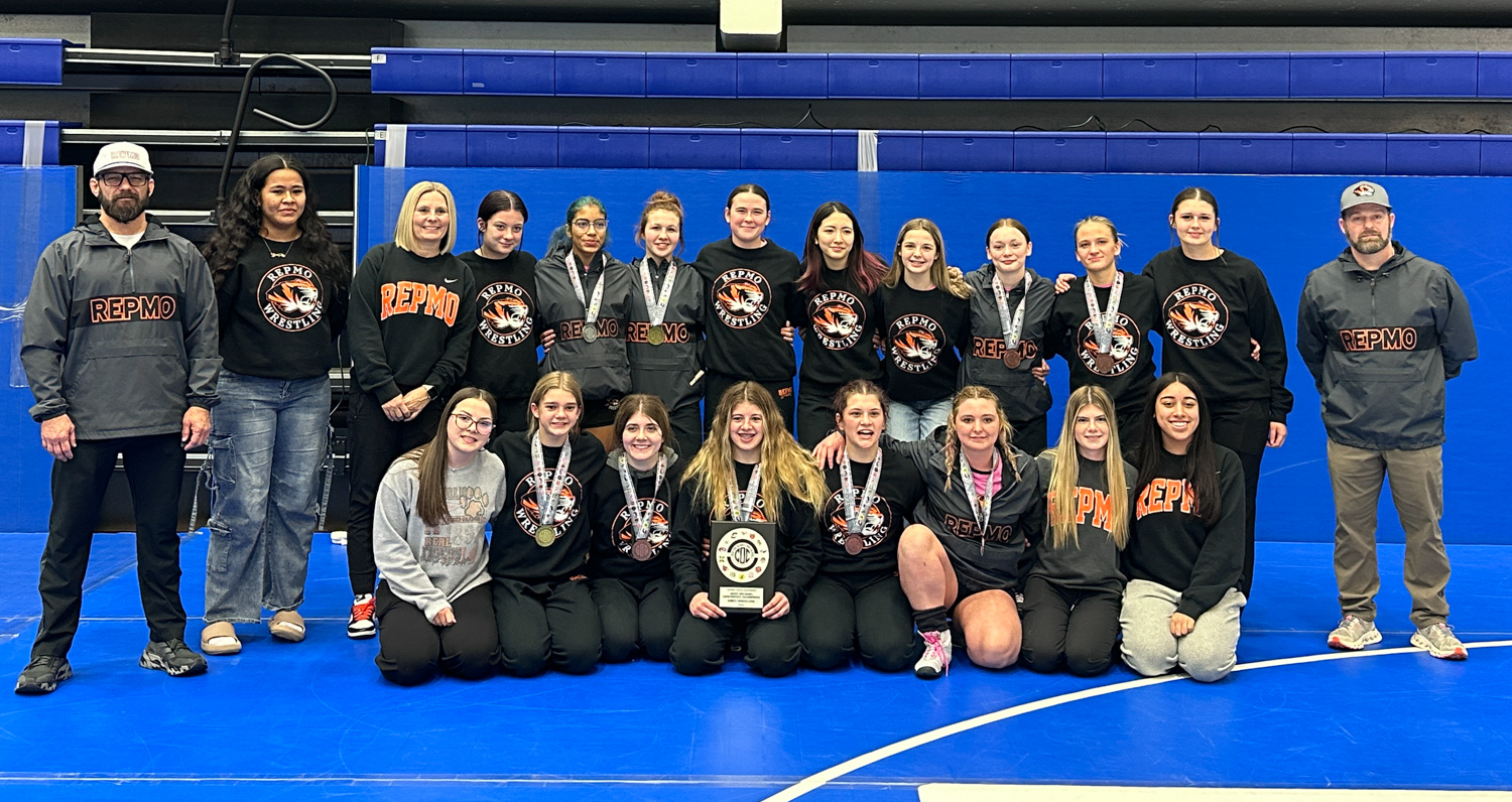 Republic Girls Wrestling Wins First-Ever Conference Title