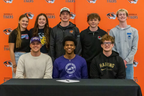 Eight Republic Athletes Commit to College Programs