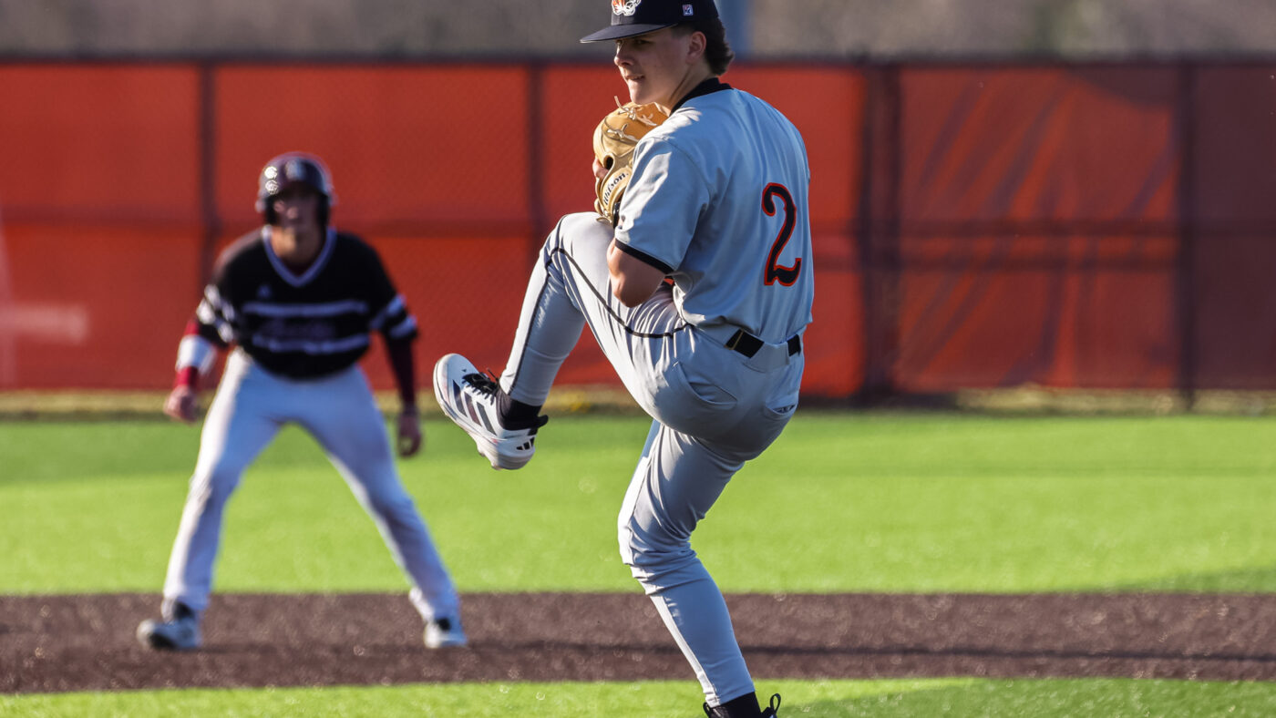 Perkins, Thomas Help Tigers Salvage Saturday Split