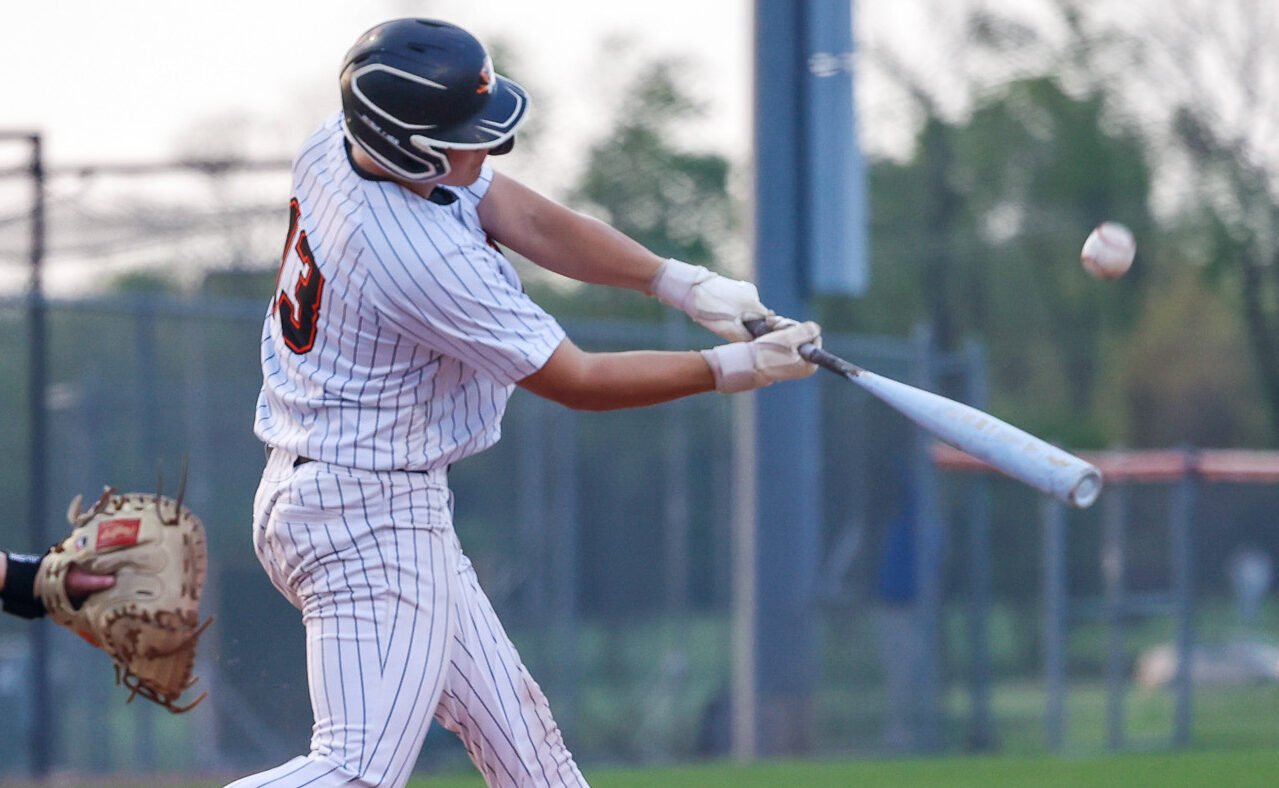 Clutch Hits Lift Neosho Past Republic