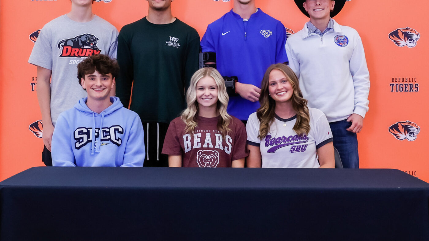 Photos: College Signings