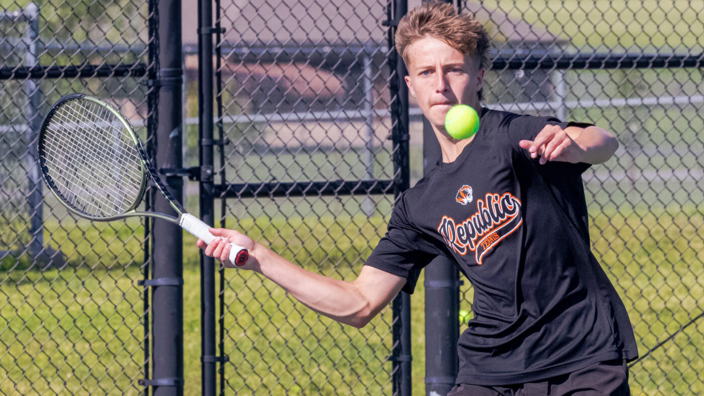Team Tennis Season Ends at Joplin