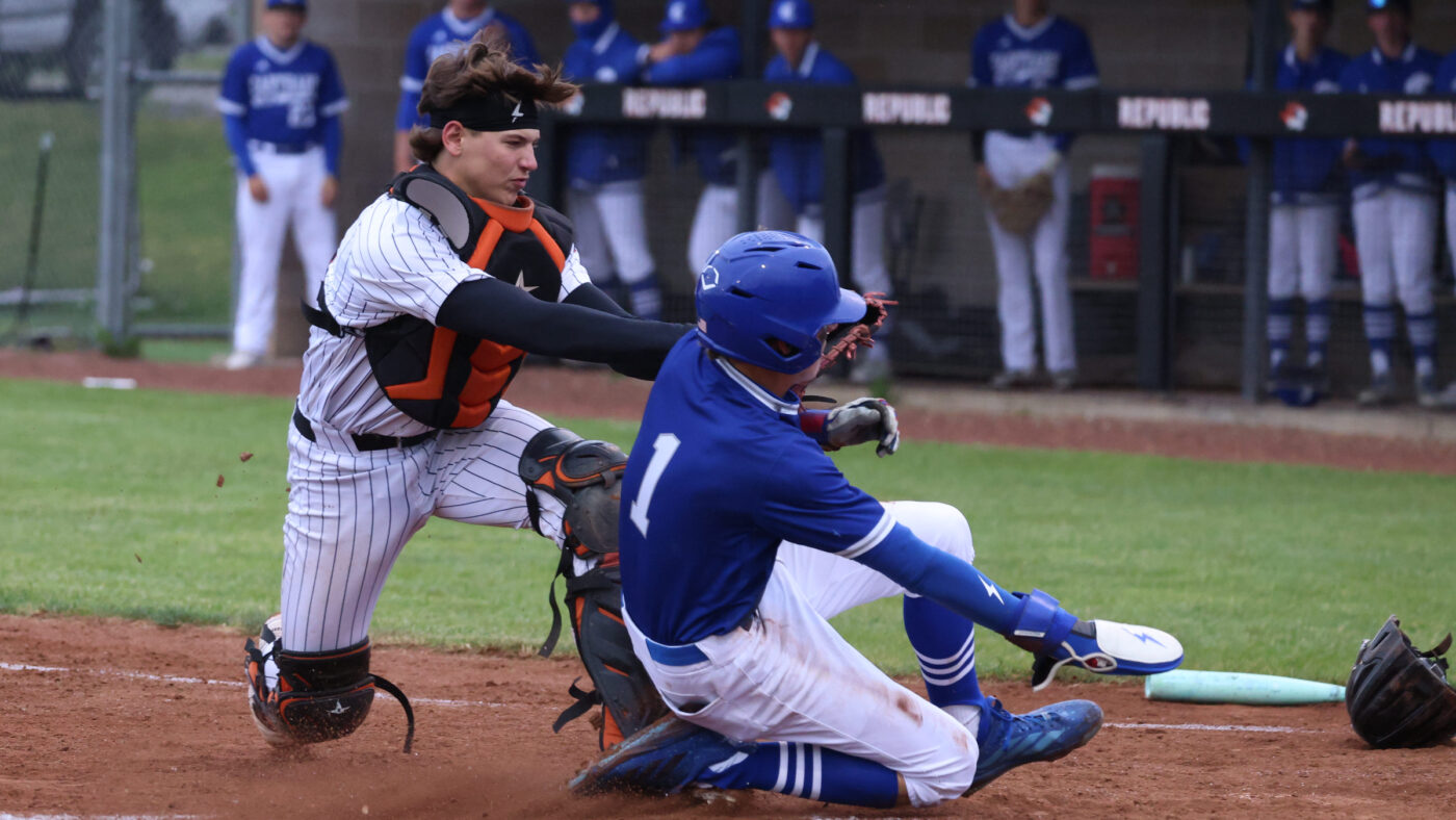 Fielding Lapses Costly in Home Loss