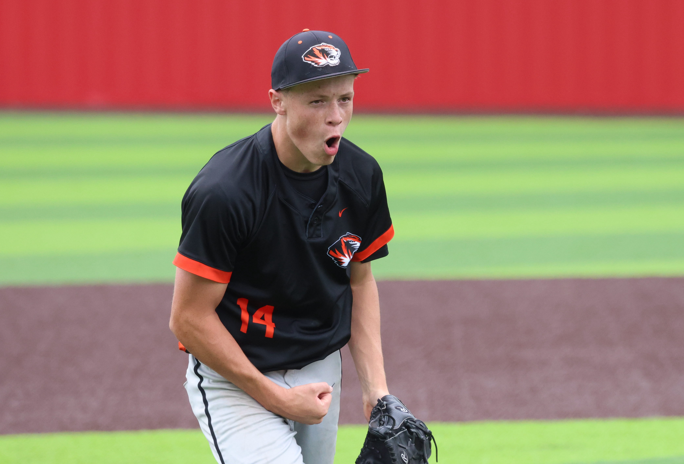Tigers Shock Falcons in District Upset — Republic Tiger Sports
