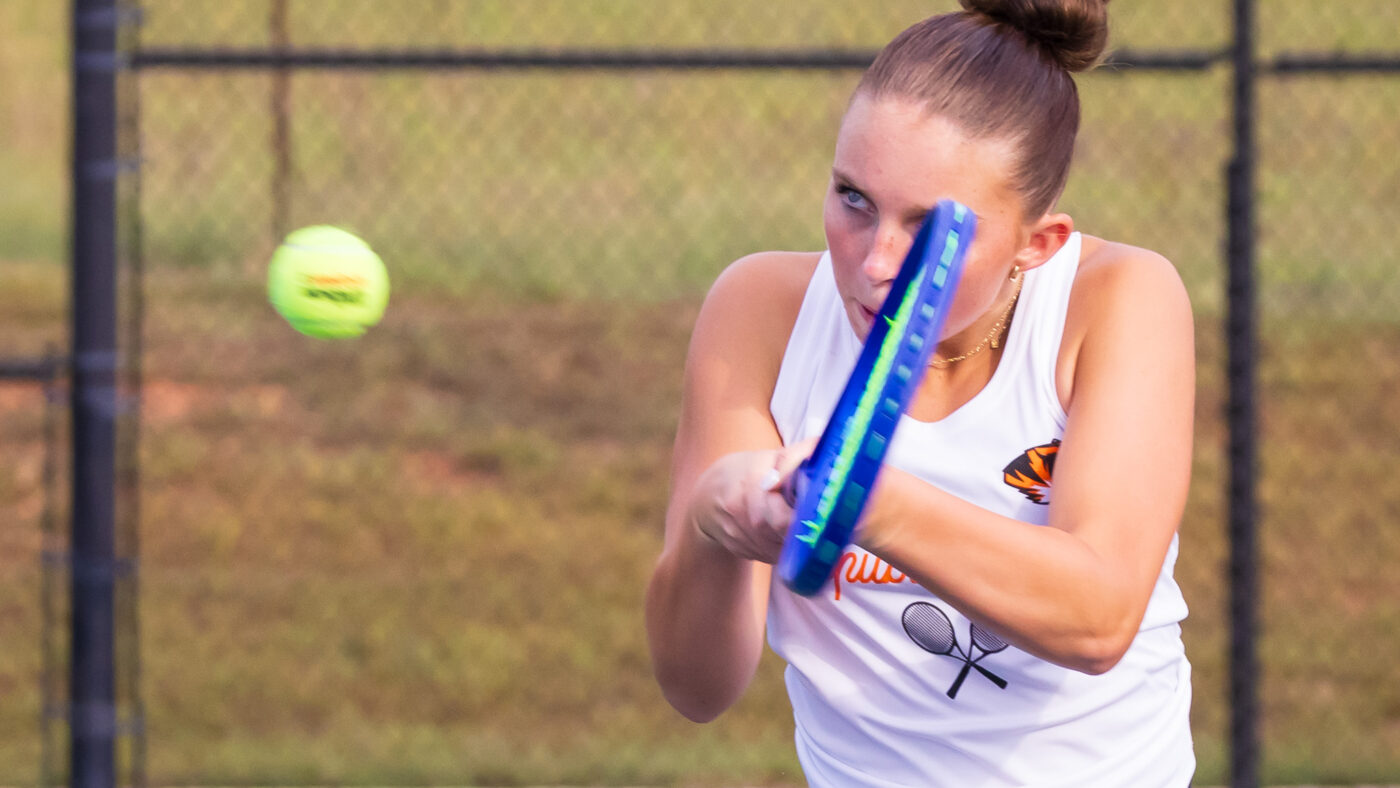Republic Tennis Sweeps Glendale (Photos)