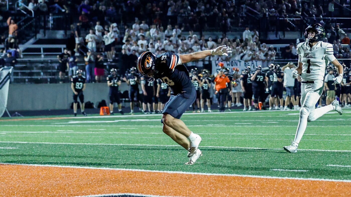 Lashley Runs for 368 Yards and Six Touchdowns as Republic Beats Neosho